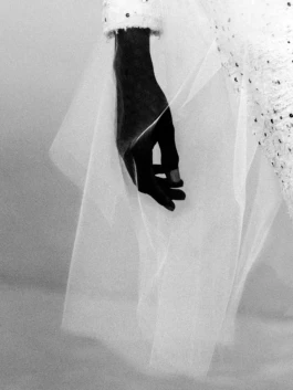 Detail of an hand wrap in a cloud 